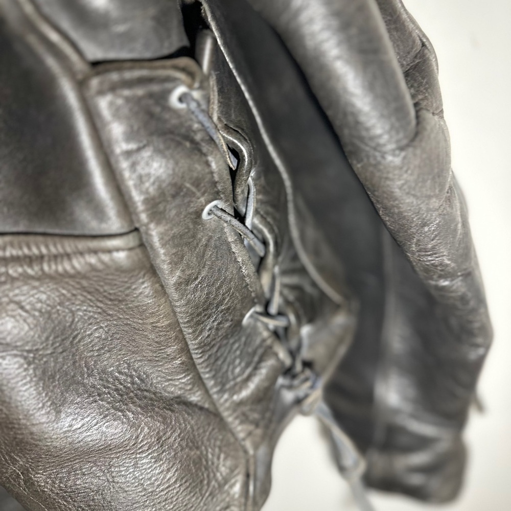 Men's natal leather, vintage Black Leather motorcycle Jacket
Heavy 1950s made 🇺🇸 - Picture 12 of 16